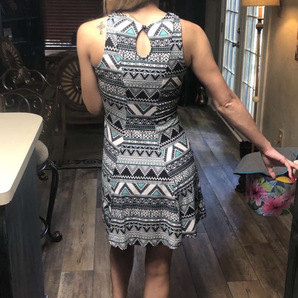 Small Aztec pattern mini dress - Picture 2 of 5